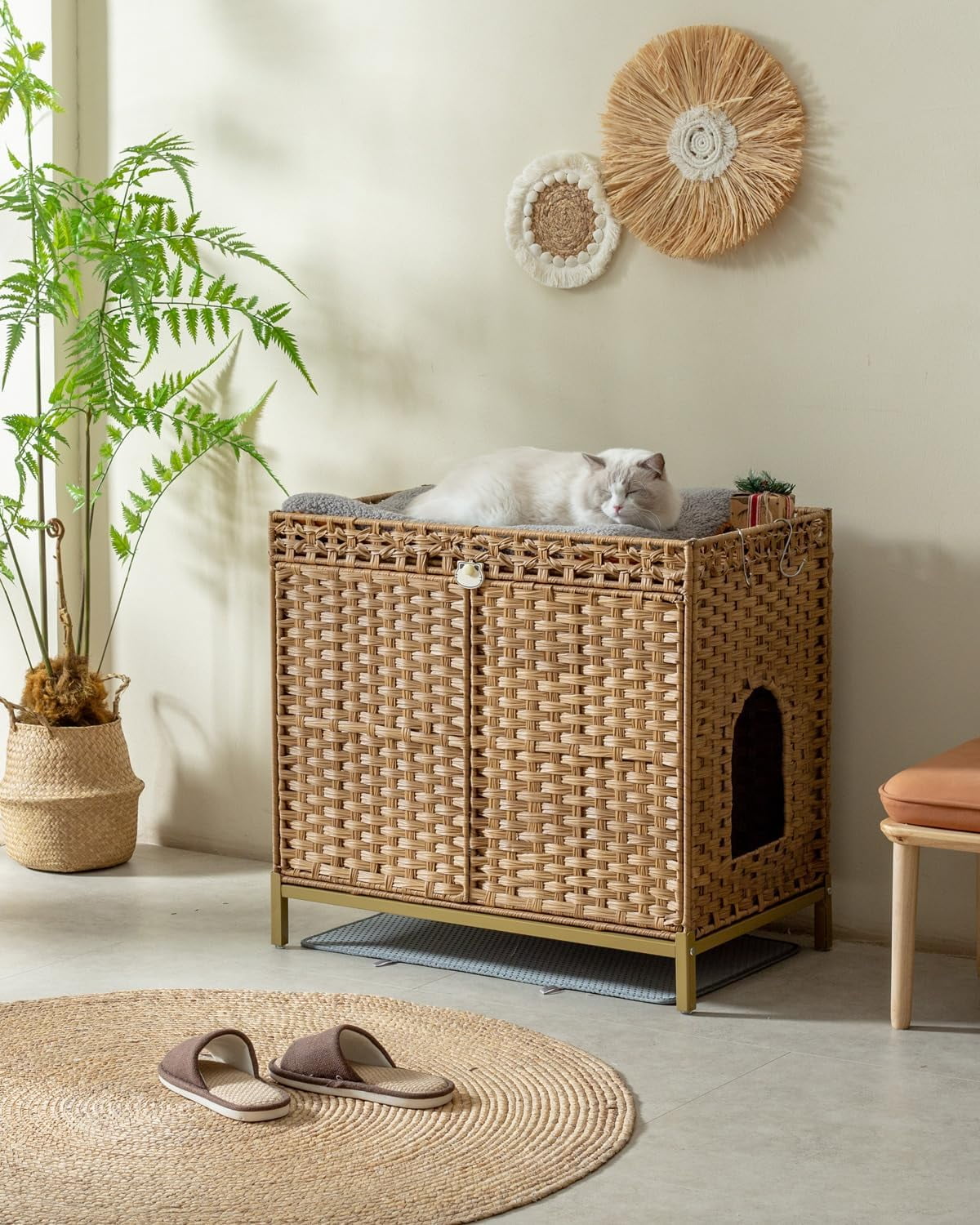 Cat Litter Box Enclosure Furniture, Hidden Handwoven Rattan Litter Box with Mat, Large Cat House with Metal Heightened Feet, 30.3 x 18.3 x 28 Inches, Indoor for Living Room, Bedroom Natural