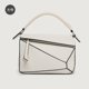 thumbnail image 1 of Bolso de mano sencillo y portátil con diseño geométrico y costuras, bolso cruzado con estampado de lichi que combina con todo para otoño e invierno, bolso de médico ligero y de gran capacidad, 1 of 6