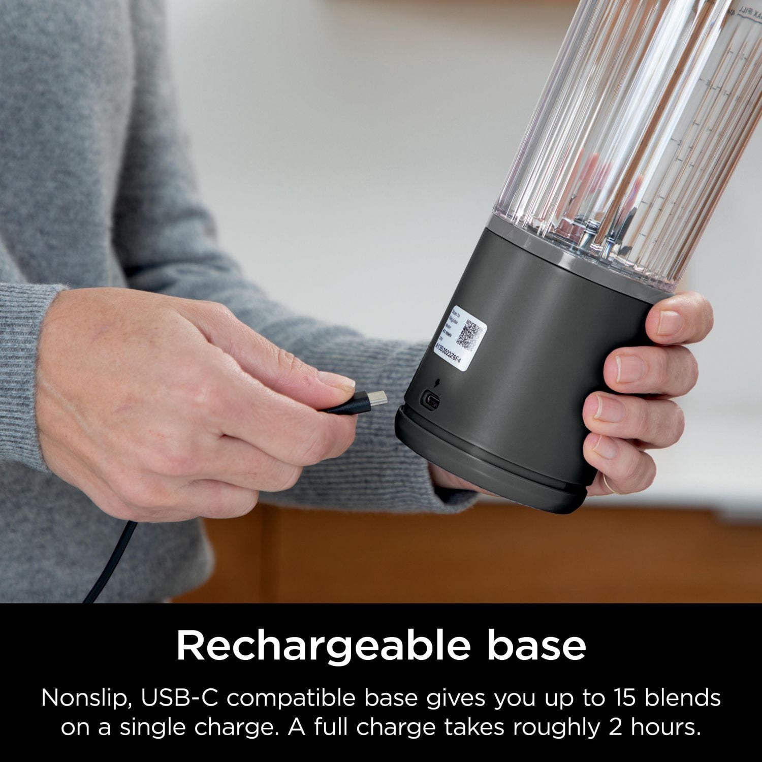 Ninja Blast 16 oz. Mélangeur portable avec couvercle anti-fuite et bec verseur facile, Noir, BC100BKC Rechargeable par USB-C