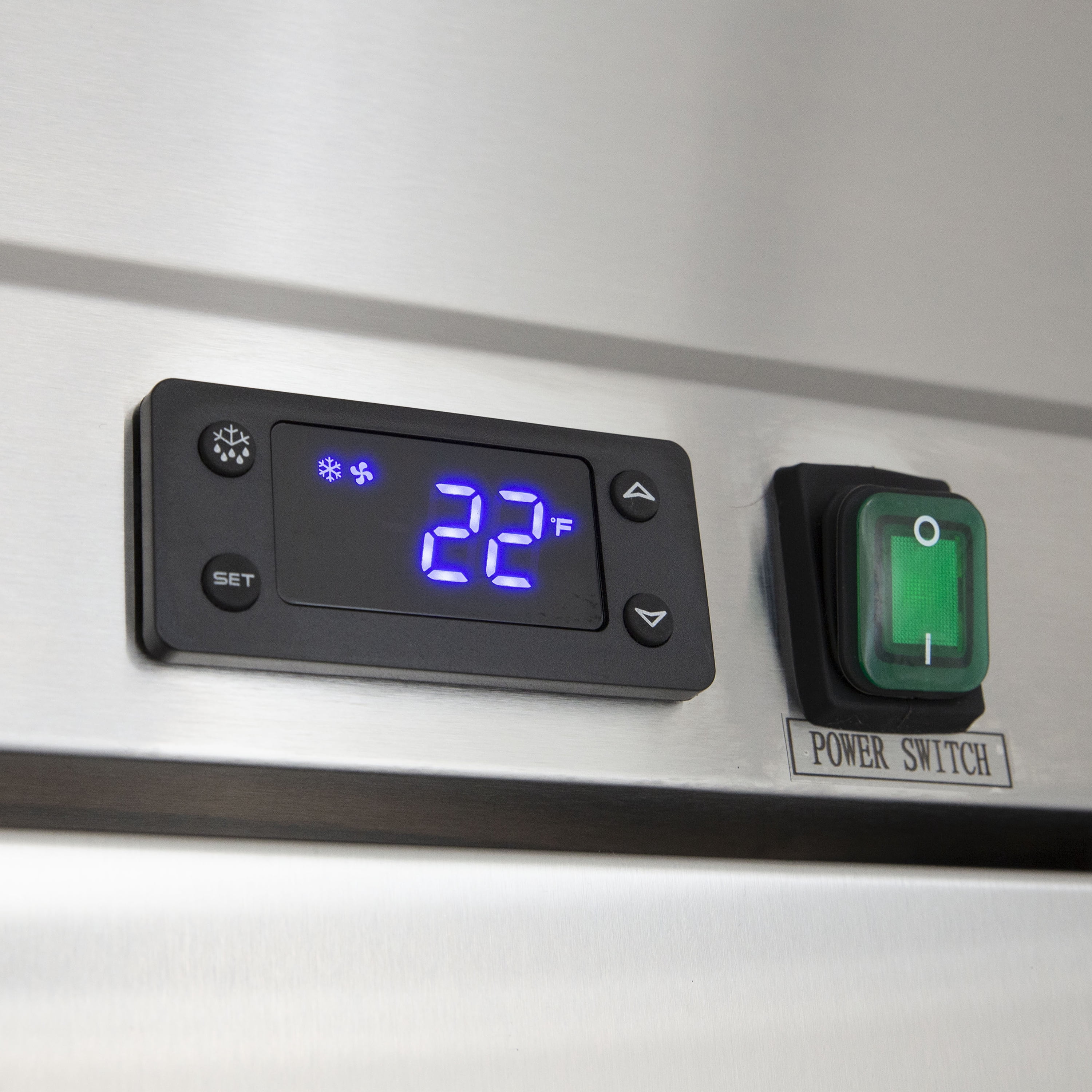 Maxx Cold V-Series 1 Door Reach-In Freezer, Bottom Mount, 27"W, 19 cu. ft. Storage Capacity, in Stainless Steel (MVF-23FDHC)