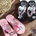 thumbnail image 2 of Chanclas bonitas de Hello Kitty para niñas, chanclas antideslizantes para la playa, baño, fondo suave, Clip para el pie, zapatillas frescas, Verano, 2 of 7