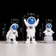 thumbnail image 3 of Modelo en miniatura de decoración de astronauta moderno, estatua de astronauta espacial, figuras creativas, manualidades, decoración del hogar/sala de estar/oficina/habitación de niños, 3 of 5