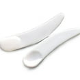 thumbnail image 1 of Onwon 100 piezas mini cuchara cosmética curvada máscara de maquillaje cuchara de plástico (blanco), 1 of 5