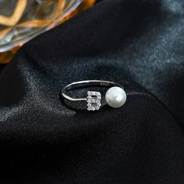 Anillo de plata con diamantes y perlas sintéticas, diseño de nicho para mujer, anillo de 26 letras, anillo de personalidad simple