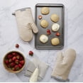 thumbnail image 2 of Guantes de cocina KitchenAid Asteroid de algodón 2 unidades, 2 of 6