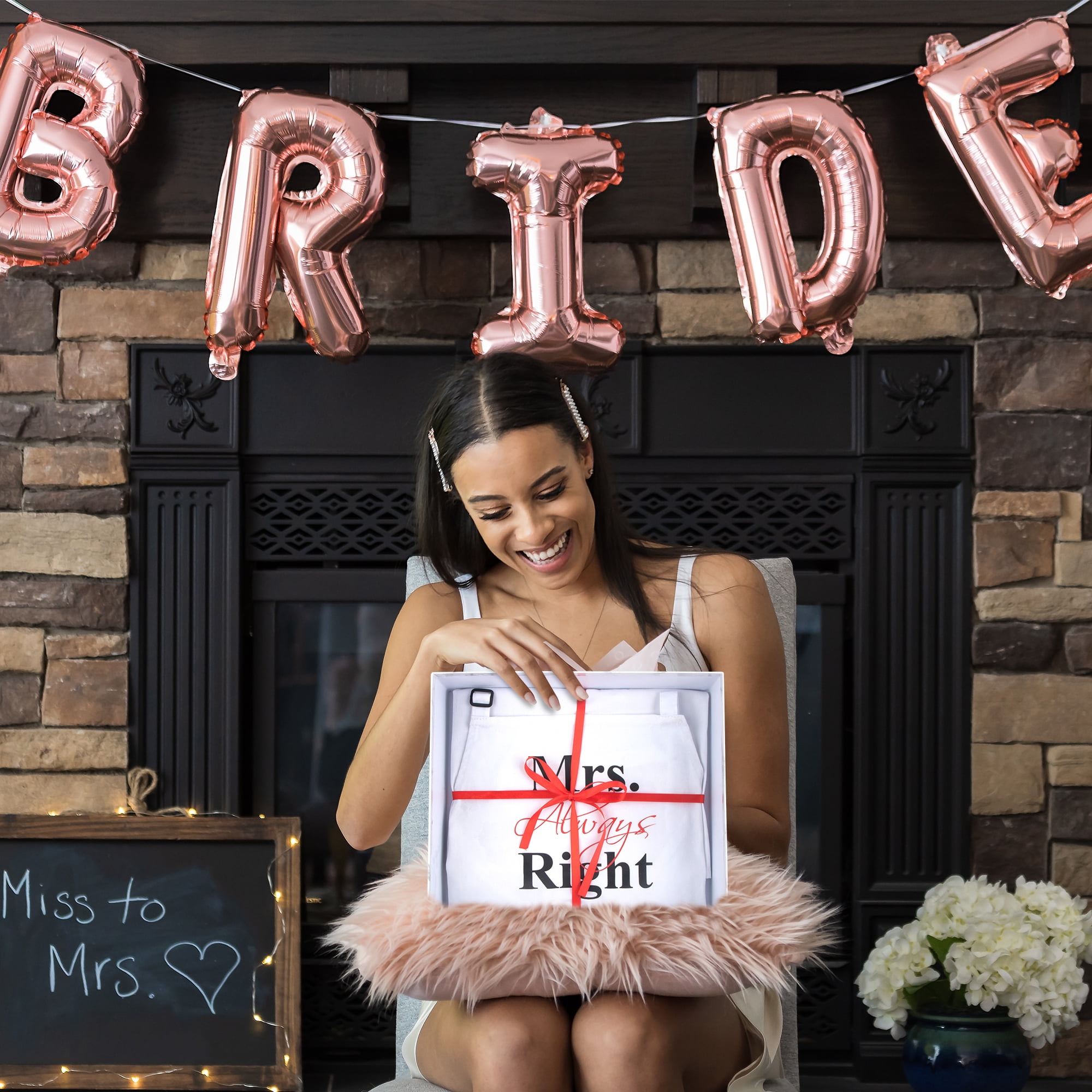 Prazoli His and Hers Aprons for Couples Mr Right Mrs Always Right Engagement and Bridal Shower Gift for Bride, Black & White Apron Set of 2
