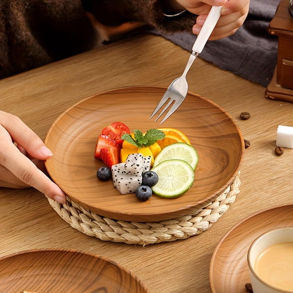 QUTETN 4-Piece Imitation Wood Grain Plastic Plate Set – Round Striped Design, Microwave & Dishwasher Safe, Lightweight Durable Plates for Breakfast, Salad, Pasta, Snacks & Tea – 3 Sizes Included
