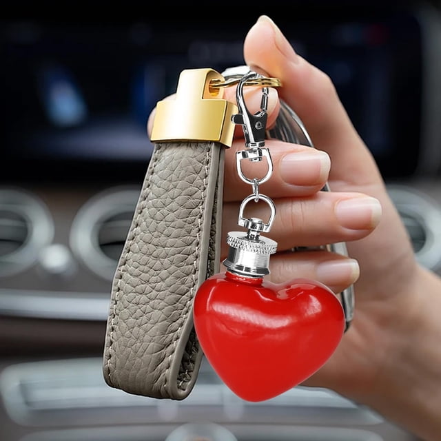Eoozwa 2 Packs Heart Shaped Keychain Whiskey Flask 1oz Stainless Steel Portable Mini Liquor Bottle for Gifts Travel Outdoor Party Accessories Alcohol Container