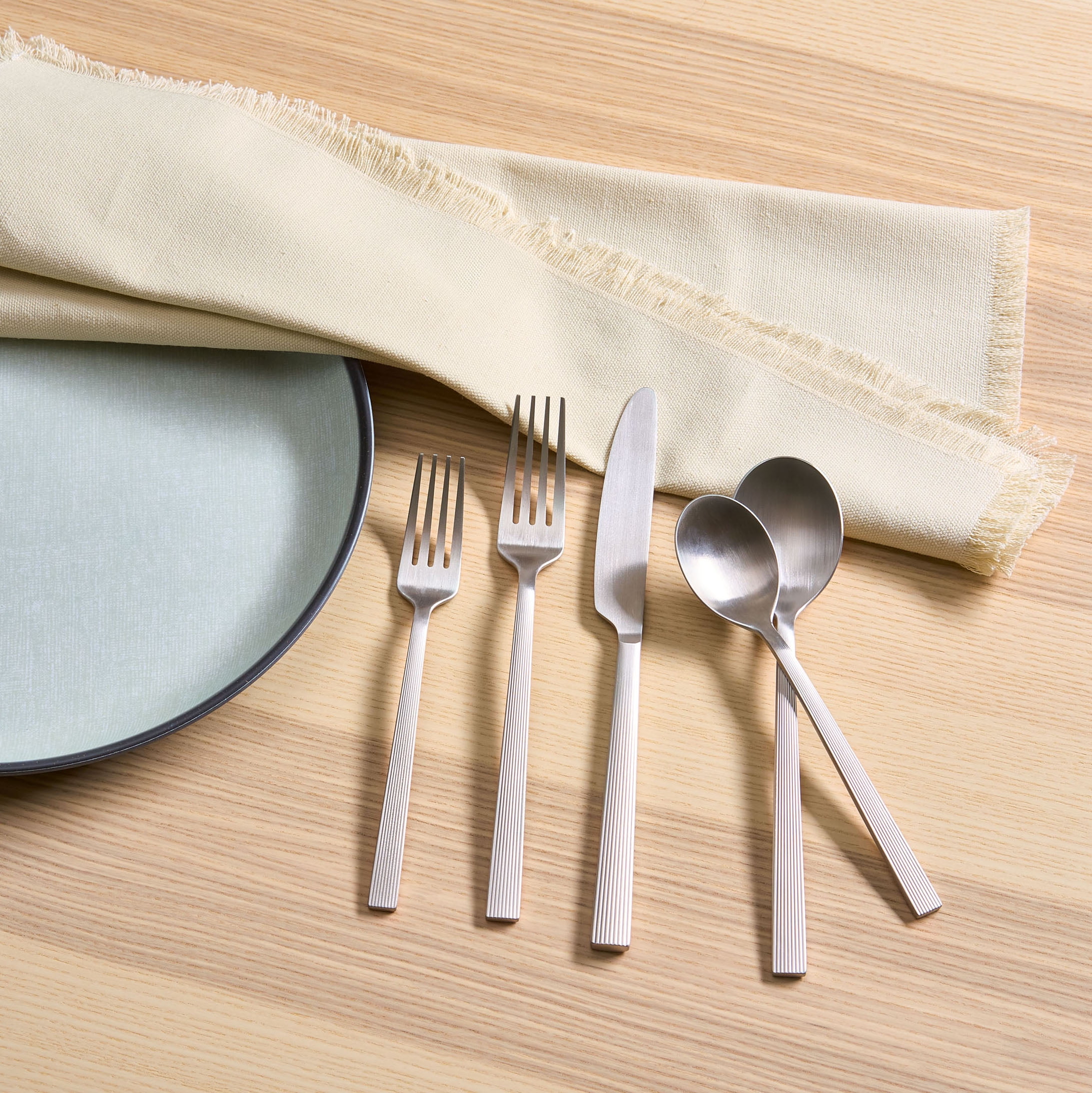 Better Homes & Gardens 20-Piece Black Stainless Steel Flatware Set Service for 4