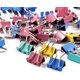 thumbnail image 1 of Paquete de 60 clips coloridos ZHAOCHENG 15 mm metal Bulldog, 1 of 5