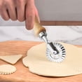 thumbnail image 2 of Ravioli - Cortr de sellos con mango de madera, prensa para hacer raviolis de borde estri, moldes de pasta manuales, sellos para pasta (rueda de rodillo), 2 of 3