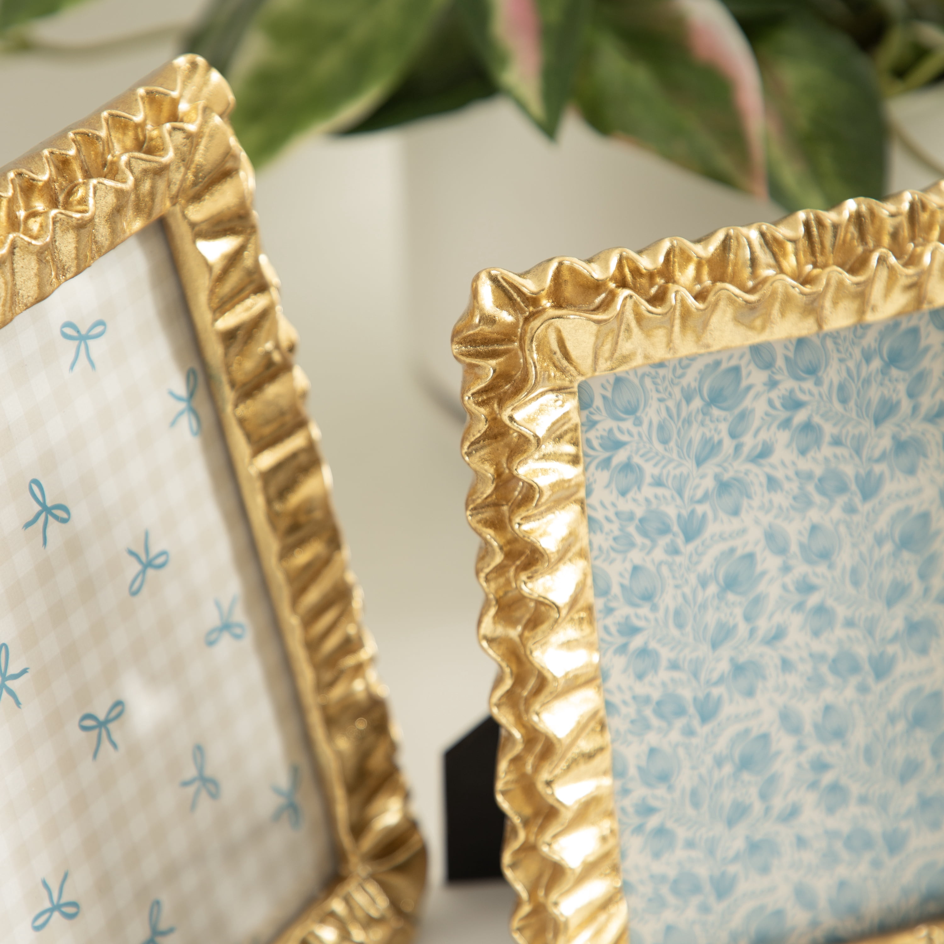 DesignOvation – 5x7 Picture Frame – Scalloped Gold Tabletop Photo Frame