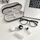 thumbnail image 1 of Estuche doble para gafas con espejo incorporado | Organizador 2 en 1 para gafas y lentes de contacto | Interior forrado de terciopelo suave para mayor protección, 1 of 6