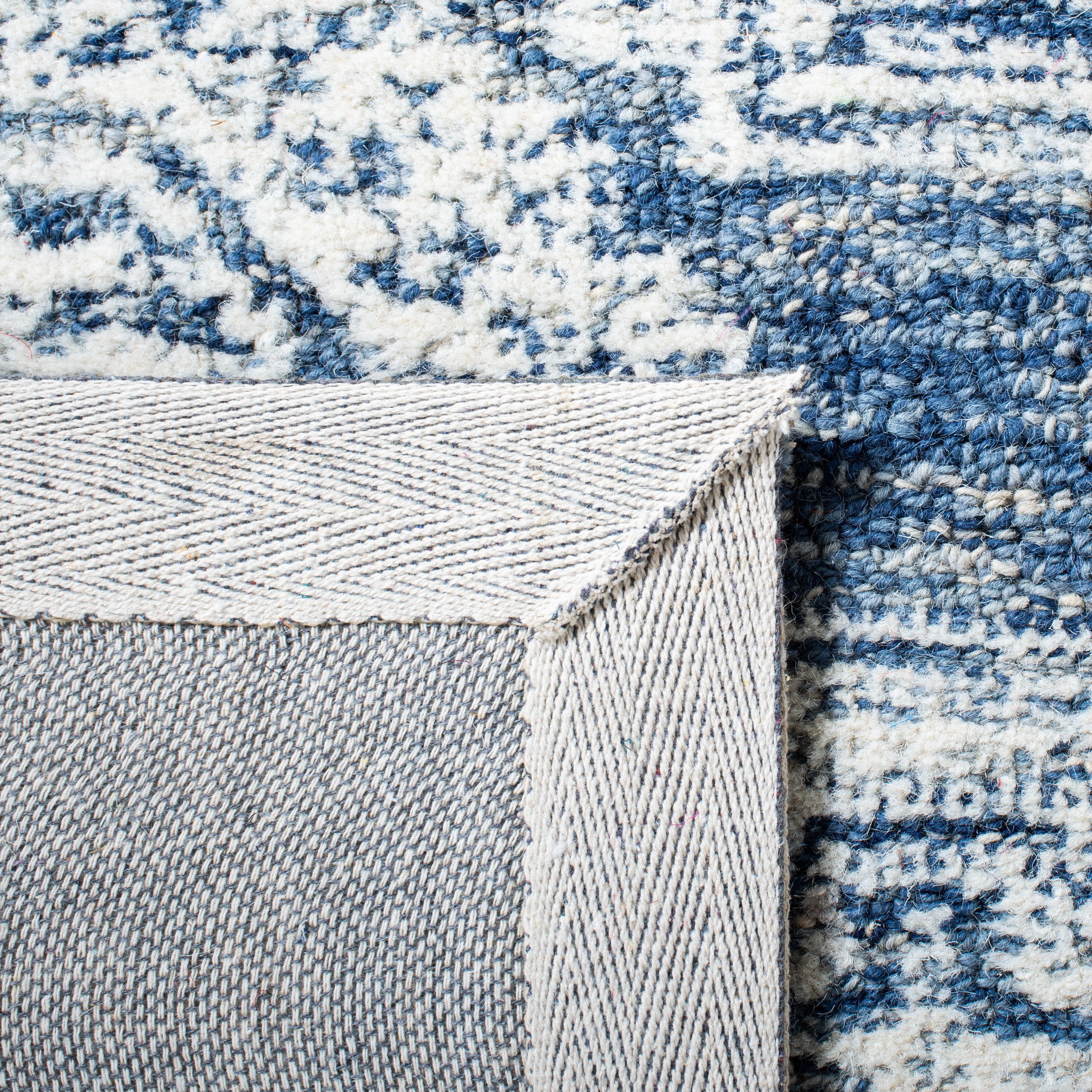 SAFAVIEH Metro Leontyne Geometric Area Rug, Natural/Blue, 6' x 6' Square
