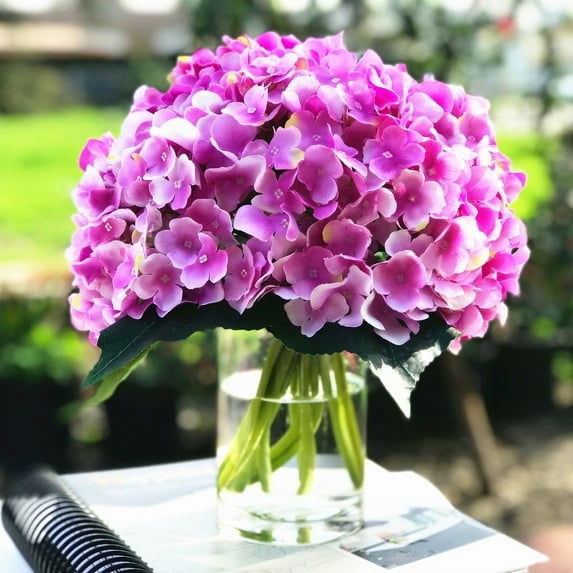Enova Home Artificial Silk Hydrangea Flowers Arrangement in Clear Glass Vase with Faux Water (Purple)