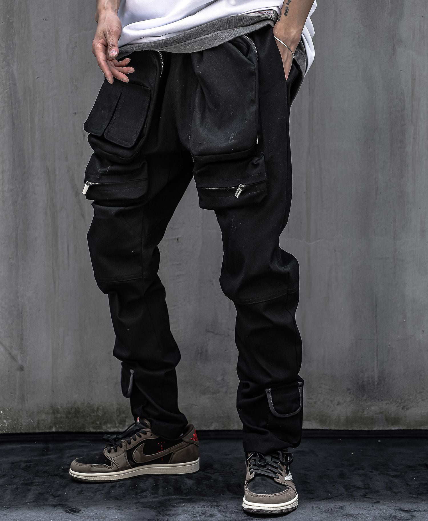 Niepce Inc Black Techwear Slim Fit Men's Cargo Pants With Multi Pockets ...