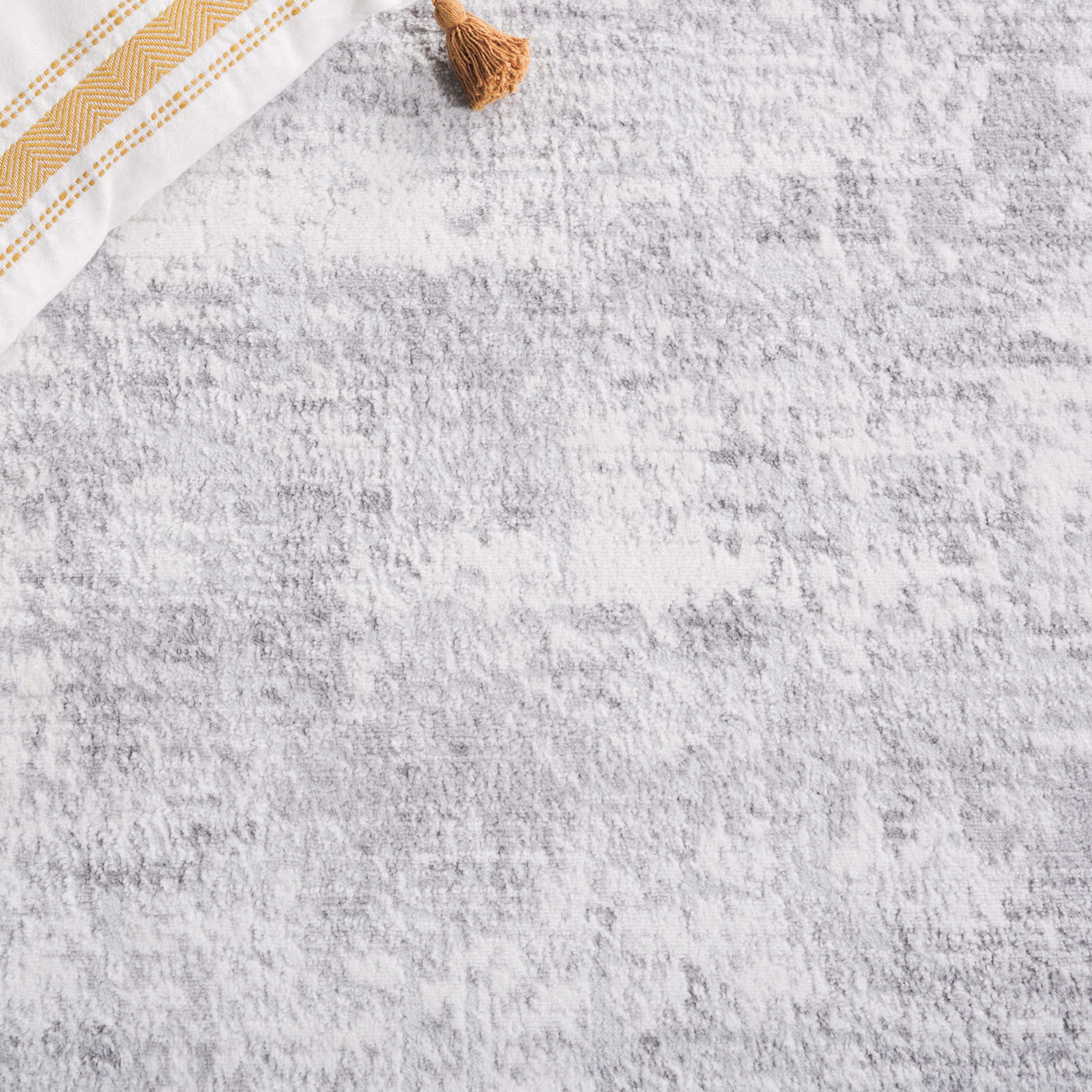 Safavieh Amelia Ian Abstract Area Rug, Ivory/Light Gray, 5'3" x 7'6"
