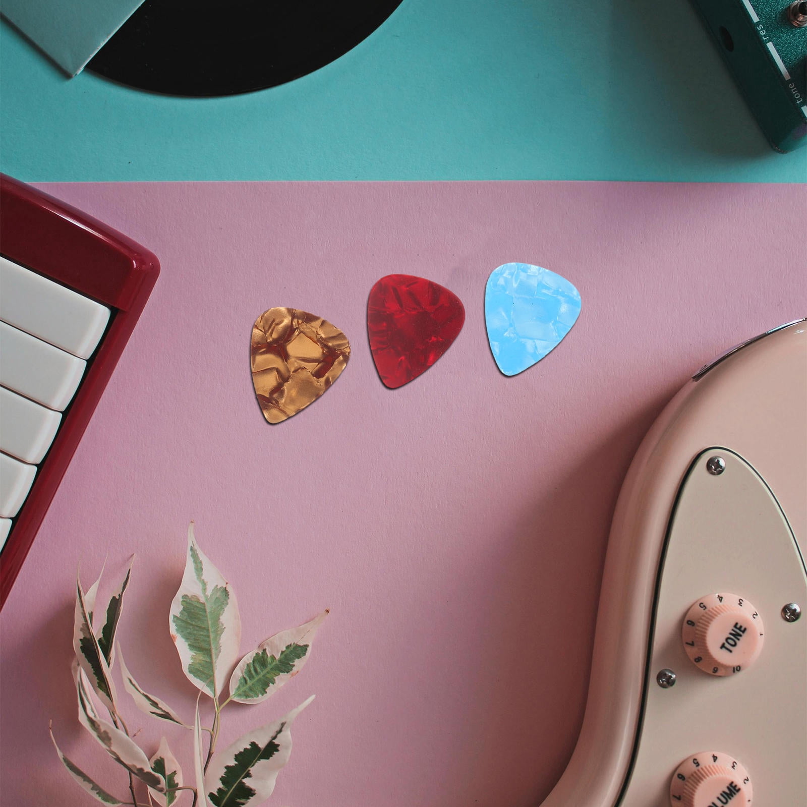 BESTYASH Portable Wooden Guitar Pick Holder Case with Multiple Picks Included, Compact and for Guitar Players