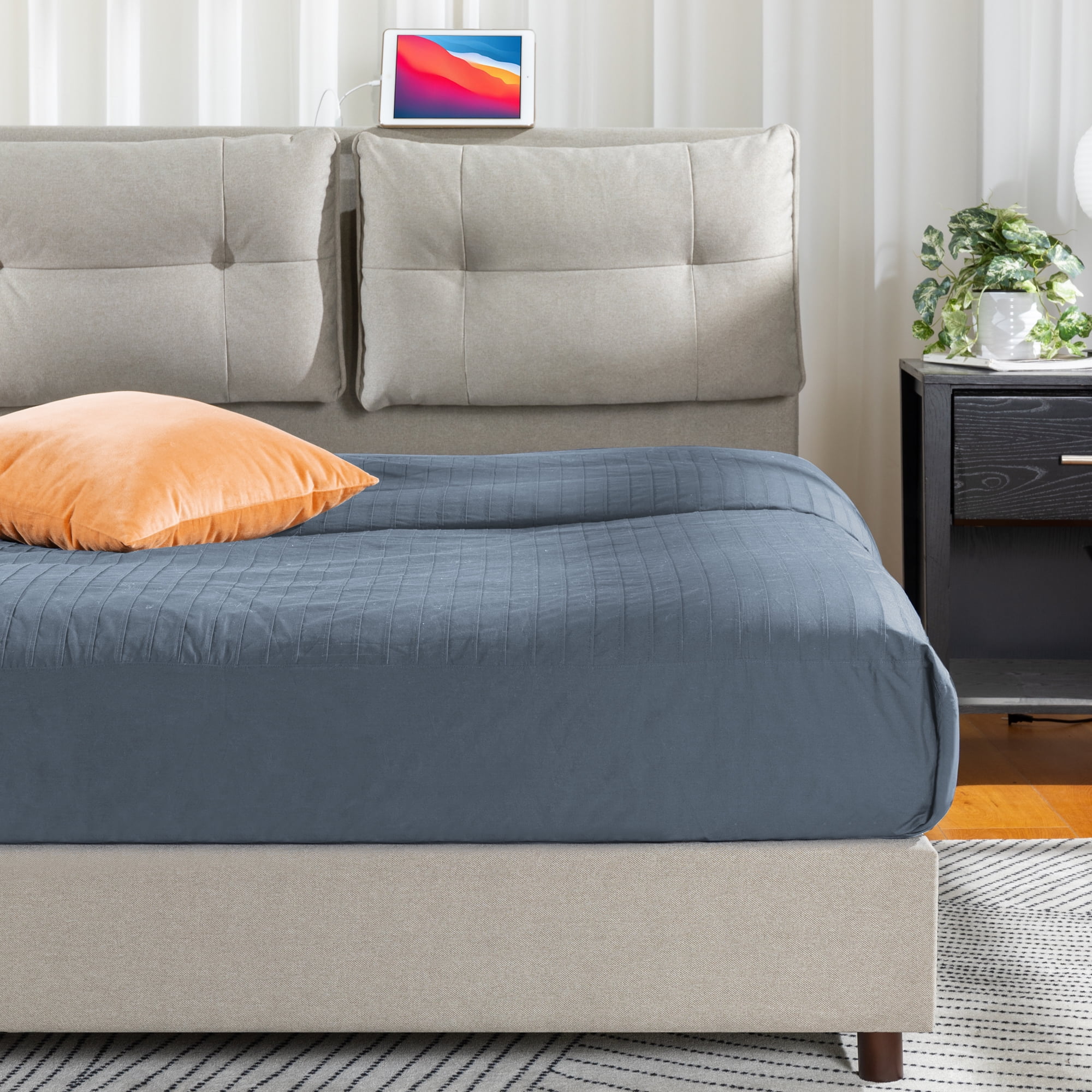 Zinus 39" Avery Platform Bed, Reclining Fabric Headboard and USB Ports, Beige, Full