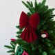 thumbnail image 1 of Colgante navideño grande de terciopelo rojo con lazo | Decoración tridimensional de tela para el árbol | Adorno festivo para el árbol, el hogar y la decoración de fiestas, 1 of 6
