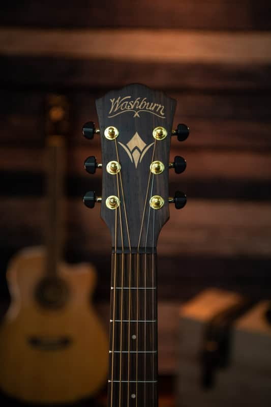 Washburn Confort Mini 7/8 Size Dreadnought Acoustic Guitar