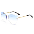 thumbnail image 1 of Lunettes de Soleil de Mode Polygonal Lunettes de Soleil Sans Monture avec Étui à Lunettes, 1 of 4