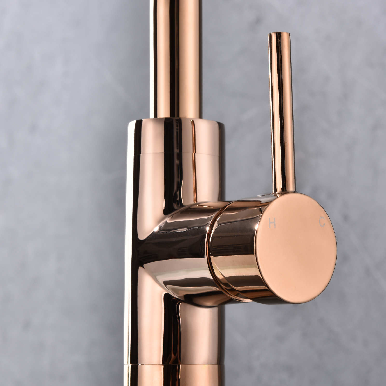 Dawot Floor Mount Bathtub Faucet, Gold Finished Brass Bathroom Freestanding Tub Filler Single Handle Tub Spout