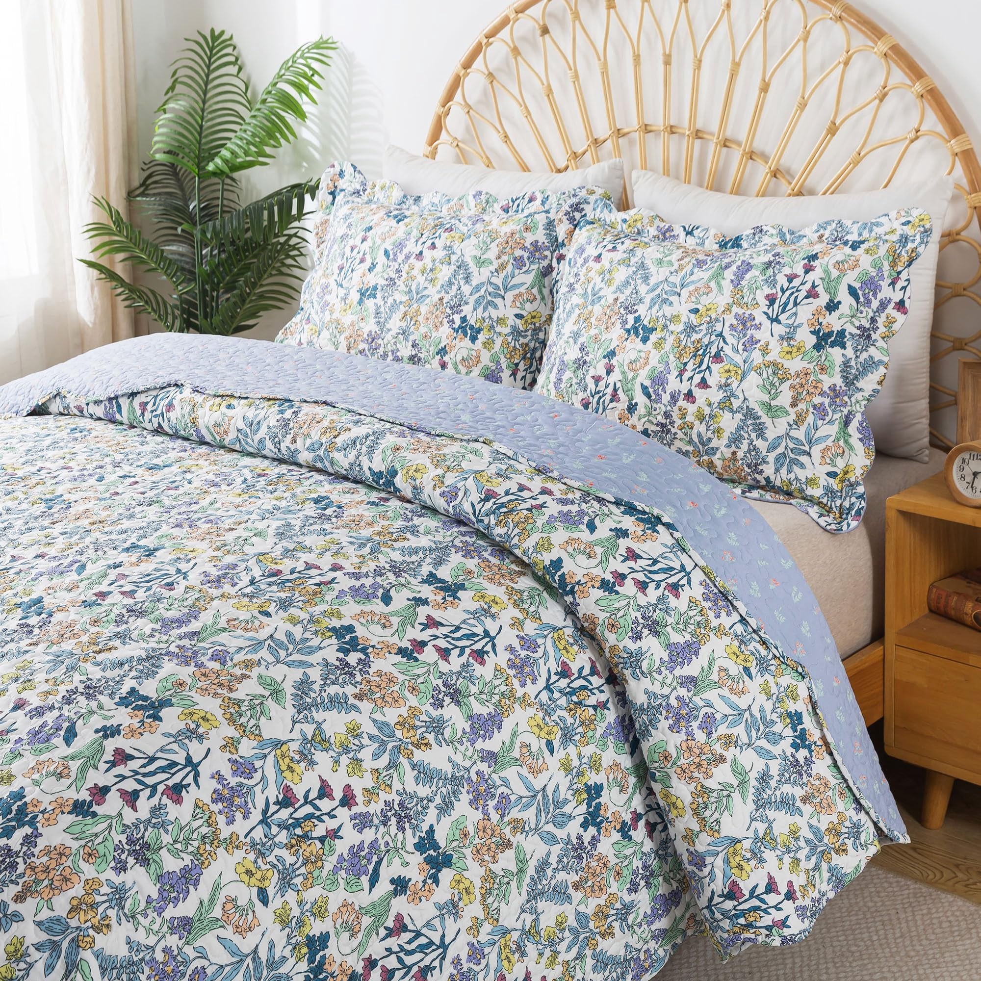 NEWLAKE 3-Piece Quilt Set Quilted Bedspread Lightweight Coverlet Set Garden Style Floral Bedding Set for All Season, Bule Quilt, Queen Size