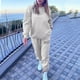 thumbnail image 2 of Conjunto de chándal de mujer con estampado de letras de 2 piezas: camiseta de manga larga con cuello redondo y pantalones holgados, informal/deportivo, otoño/invierno (S-XL), 2 of 6