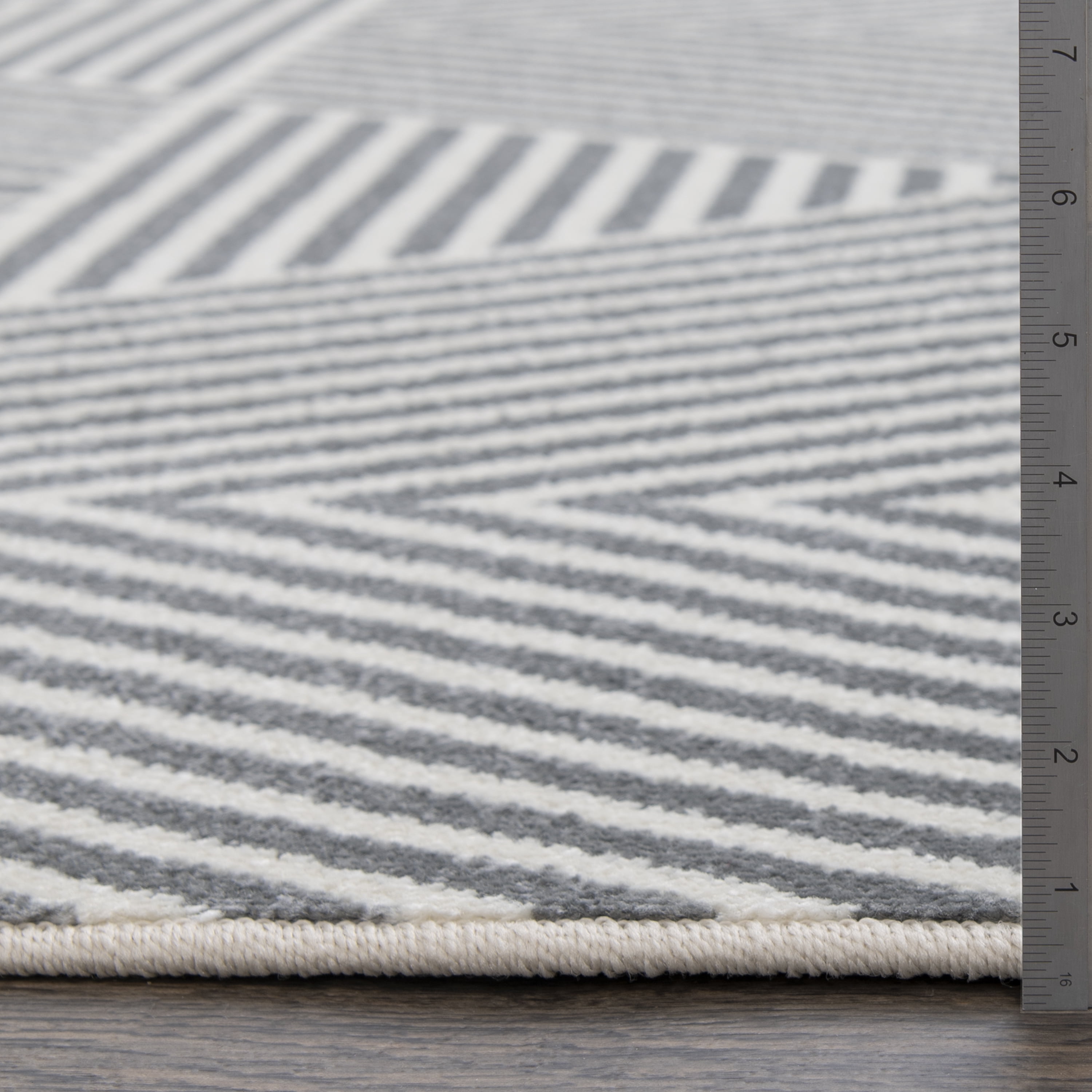 Loomaknoti Tecopa Symenia 2' x 7' Grey Geometric Outdoor Runner Rug