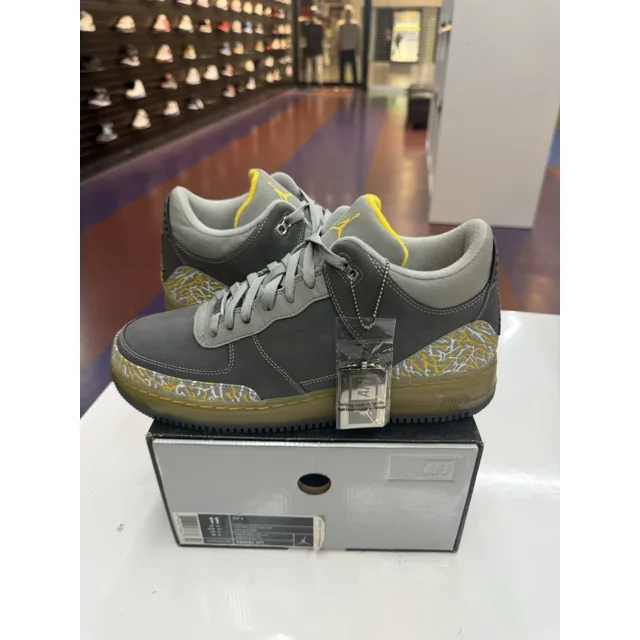 Ni - ke Jordan Fusion 3 Men's Size 11 Flint Grey Varsity Maize Silver 323626-071