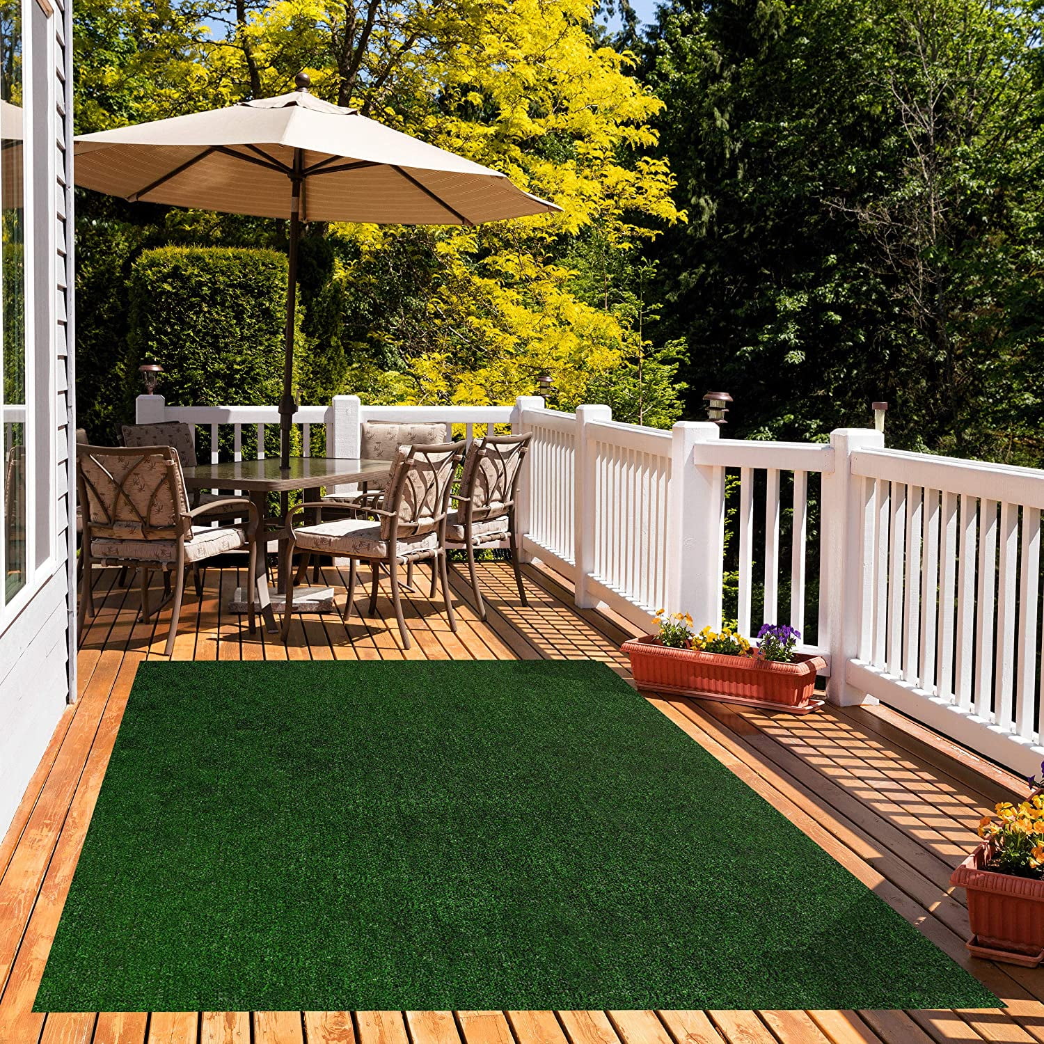 2'x4' Holly Leaf Indoor/Outdoor BargainTurf Area Rugs. Great for