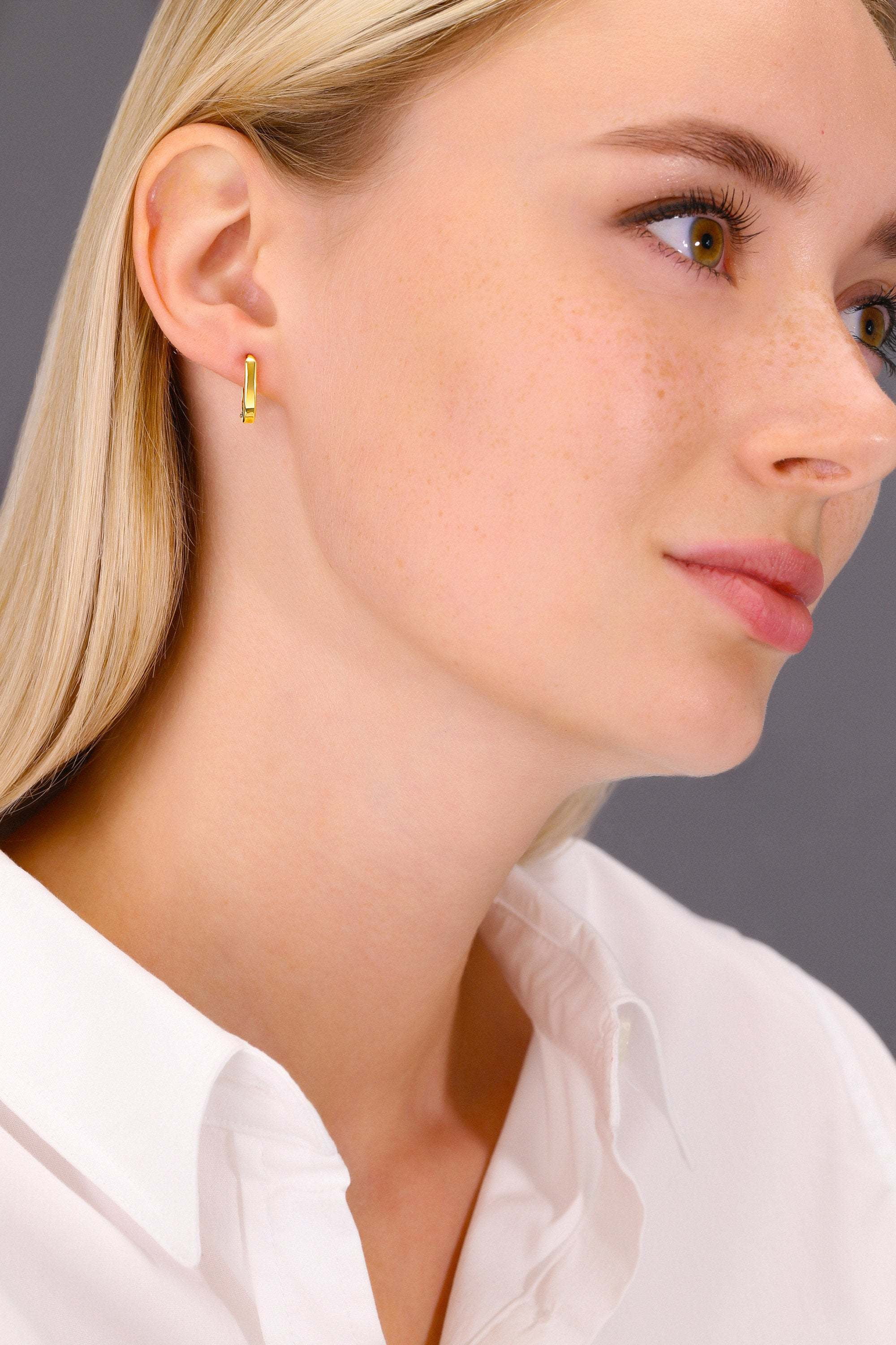 Tilo Jewelry 14K Yellow Gold Shiny Oval Plain Huggie Hoop Earrings | Handmade Fine Jewelry | Women & Unisex