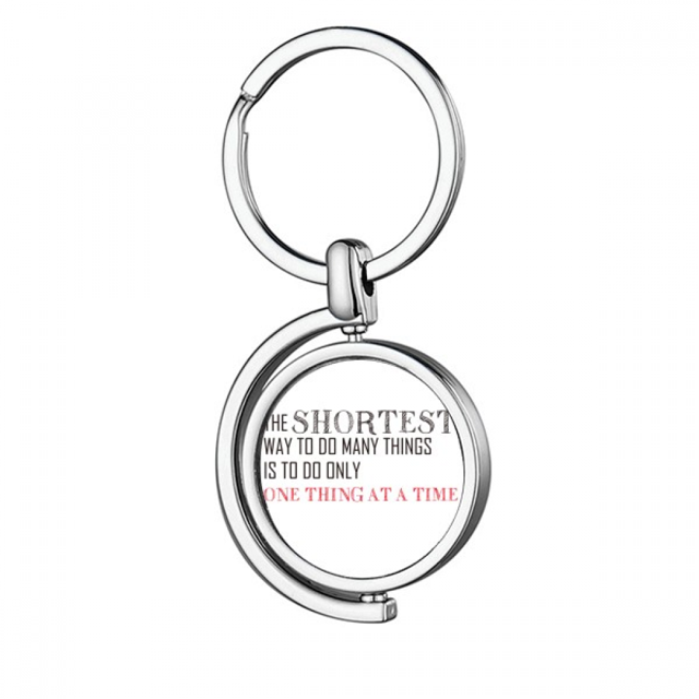 Lema el camino mas corto para hacer muchas cosas, es sólo una cosa a la vez Rotating keychain Metal Keyring Holder