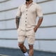 thumbnail image 5 of Mangas de Mano para Hombres, Color Sólido Botón de Solapa de Manga Corta Cardigan Y Pantalones Cortos Conjunto de Traje Deportivo Hecho de Poliéster, Conjunto de Traje para Hombre, 5 of 6