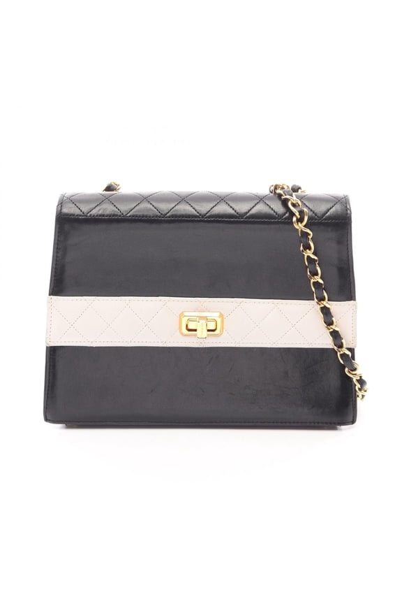 Pre-Owned Chanel Matelass Shoulder Bag/Handbag, Lambskin Leather, Women's, Black/White