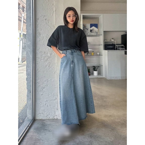 Women's  Washed Denim Skirt High Waisted Frayed Hem A-Line Flared Maxi Skirt with Pockets