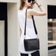 thumbnail image 5 of Bolso de mano de gran capacidad para mujer con bolso para madre y bolso de gran capacidad de un solo hombro de cuero artificial, 5 of 5