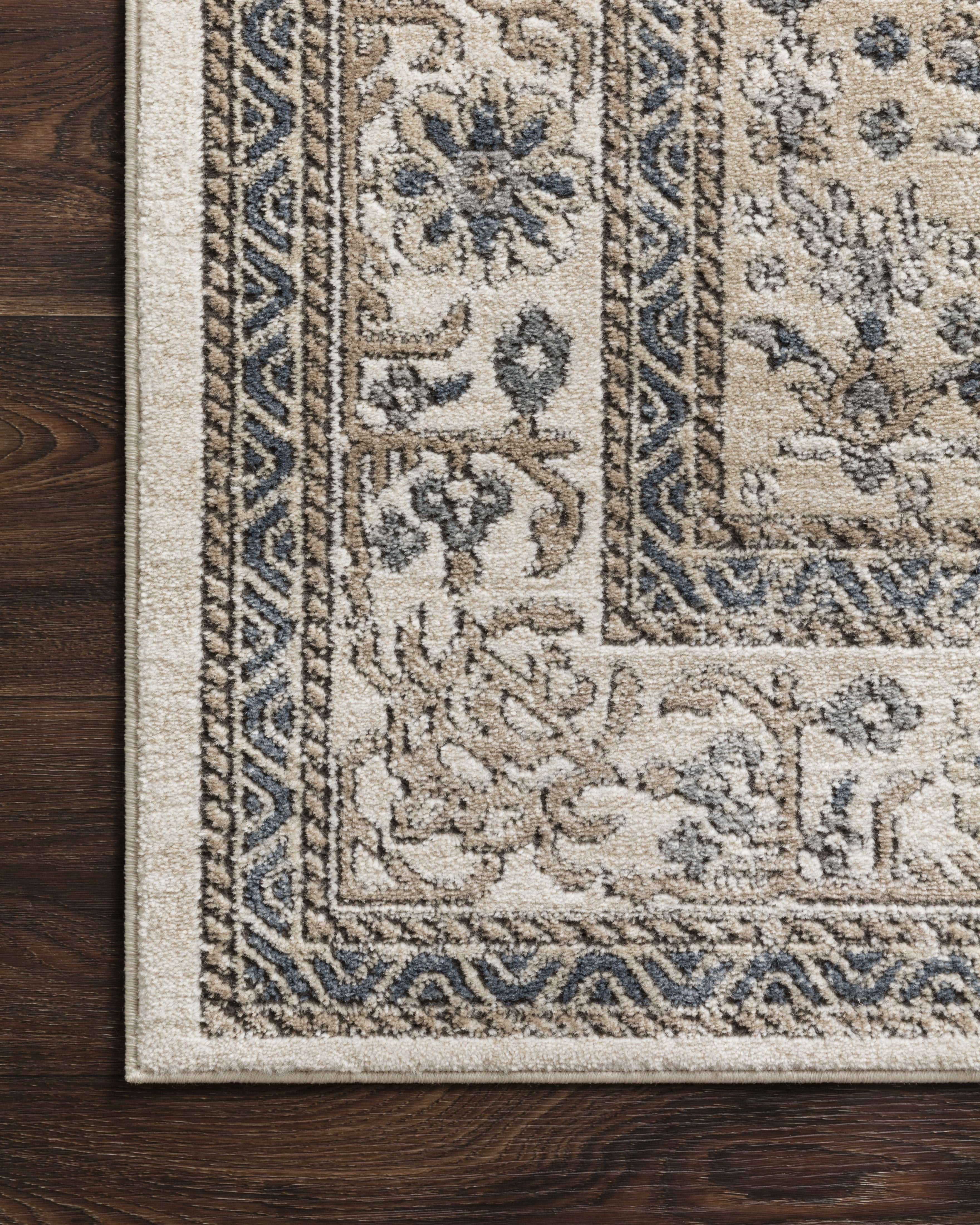 Loloi Teagan Oatmeal / Ivory 6'-7" x 9'-2" Area Rug