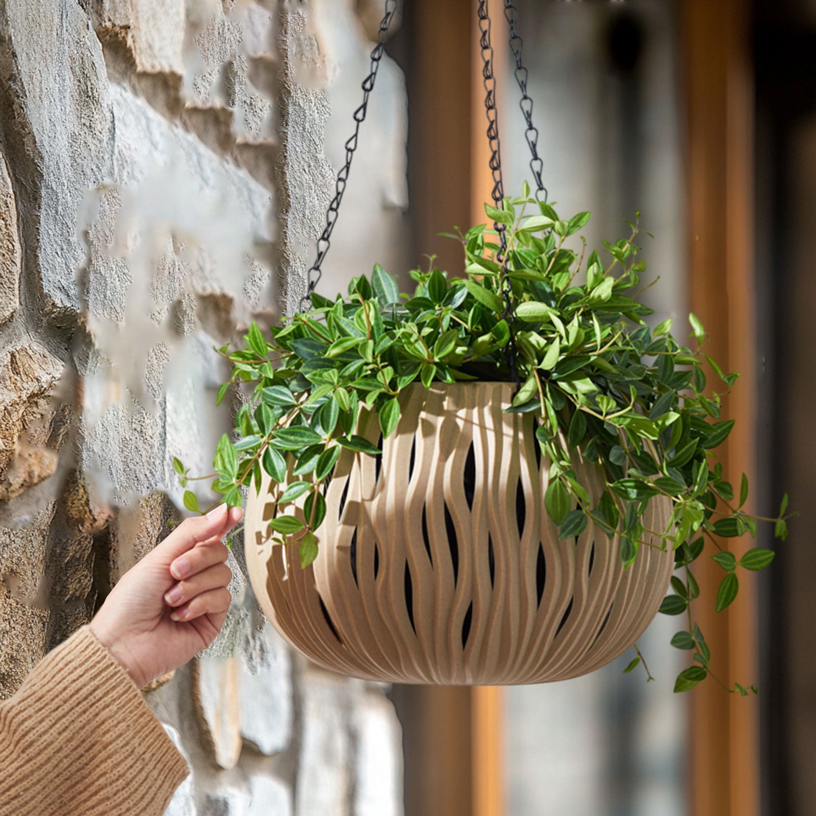 Hanging Rattan Planter Basket, Waterproof Hanging Flower Pot for Indoor and Outdoor Use, Ideal for Succulents, Plants, and Home Garden Décor