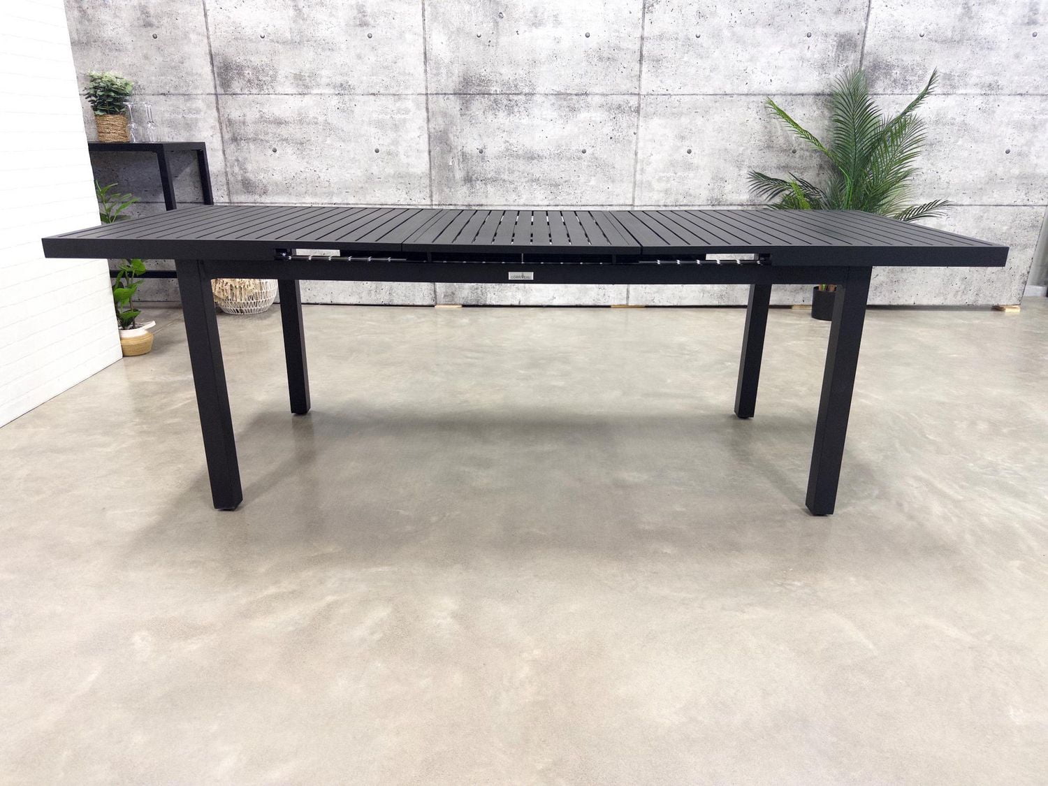 Extension table 35''x70'' up to 90''