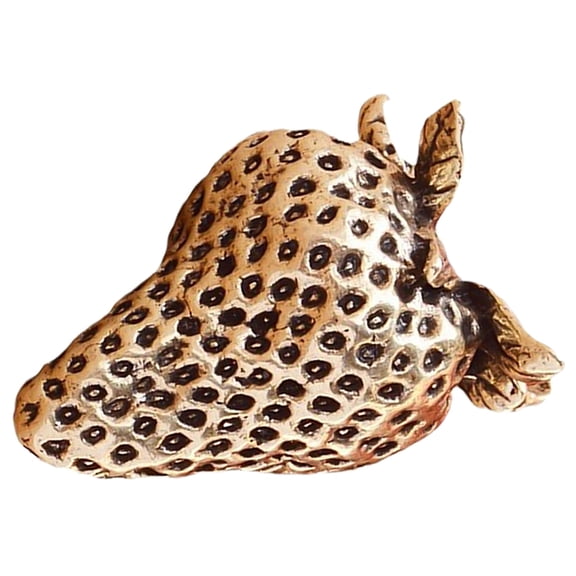 Hemobllo Brass Strawberry Figurine Vintage Fruit Statue Paperweight Decorative Ornament for Home Office Desk Display