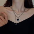 thumbnail image 3 of Collier Superposé pour Femmes: Collier Ras du Cou à Breloques en Forme de Cœur, Chaîne à Maillons, 3 of 10