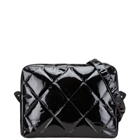 Pre-Owned CHANEL Matelasse Crossbody Shoulder Bag in Black Patent Leather for Women (Fair)