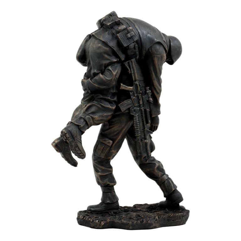 Hacksaw Ridge Military Soldier Carrying A Wounded Brother Figurine