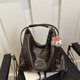 thumbnail image 4 of Bolso de mano de gran capacidad para estudiantes para mujeres en la clase 2025, nuevo bolso de hombro de moda retro de otoño e invierno, bolso de mensajero de alto valor, 4 of 5