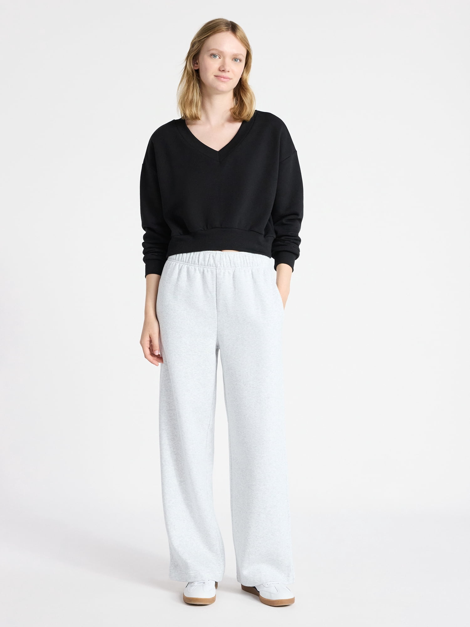 No Boundaries V-Neck Fleece Cropped Sweatshirt, Women's