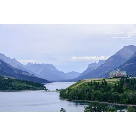 Vallée de Waterton dans le Parc National des Lacs-Waterton; Imprimé d'Affiches de l'Alberta et du Canada (38 x 24)
