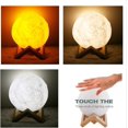 thumbnail image 5 of Lámpara de luna 3d, luz de noche LED Lámpara de luna táctil 3 colores, 15 cm / 5,9 pulgadas de diámetro, luz de noche de luna recargable por USB para dormitorio, sala de estar, cafetería, cumpleaños, Afortunado Sencillez, 5 of 5
