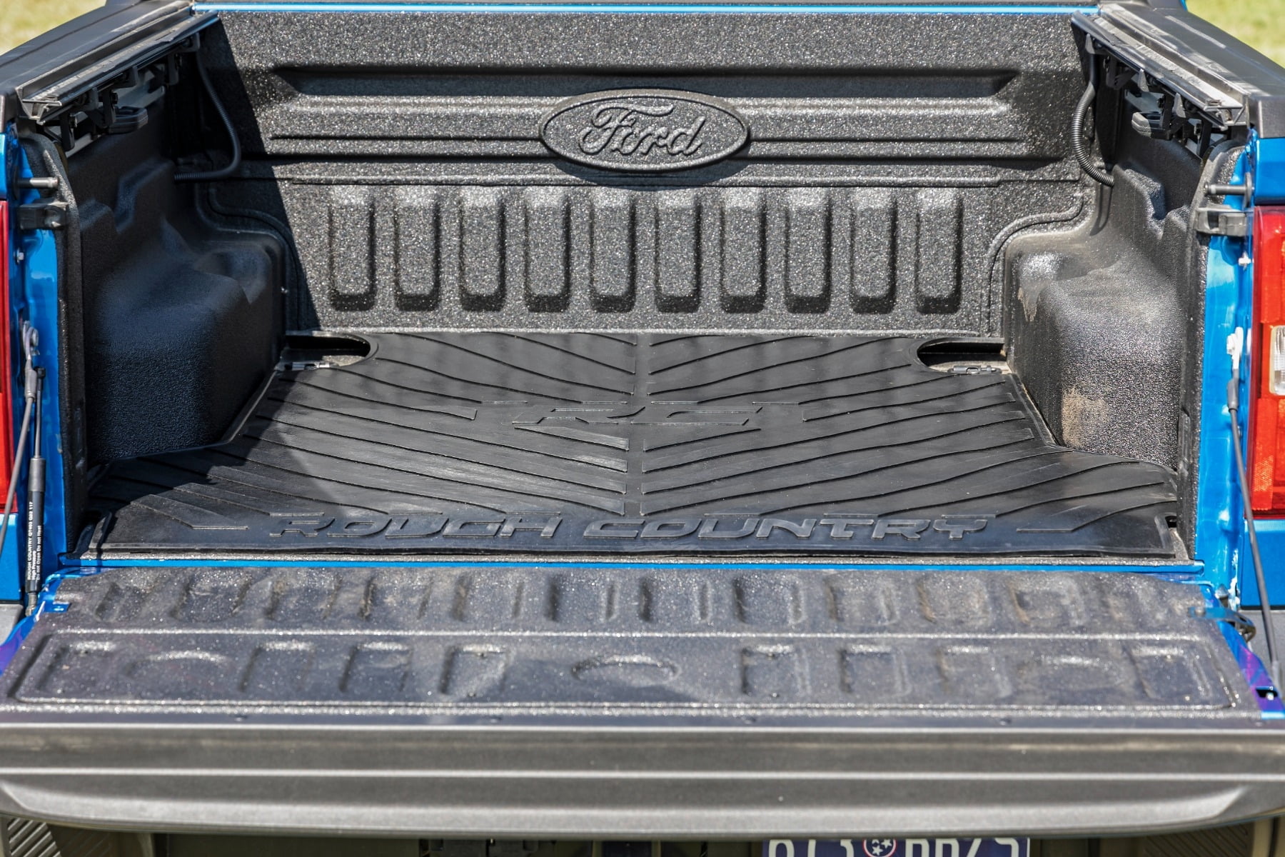 Rough Country Rubber Bed Mat for 2022-2026 Ford Maverick | 4'6" Bed - RCM669